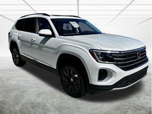 New 2026 Volkswagen Atlas SE FWD image 2