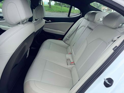 Used 2024 Genesis G70 2.5T AWD/4WD image 13