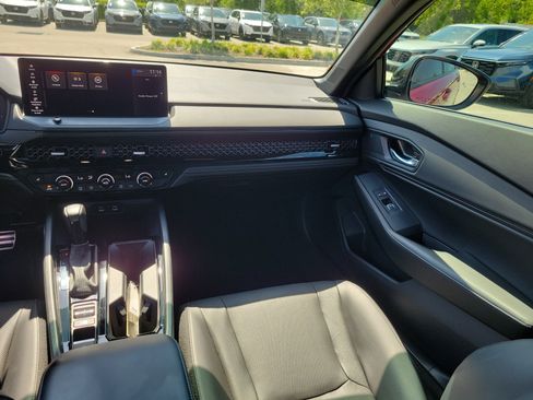 Used 2024 Honda Accord Sport image 21