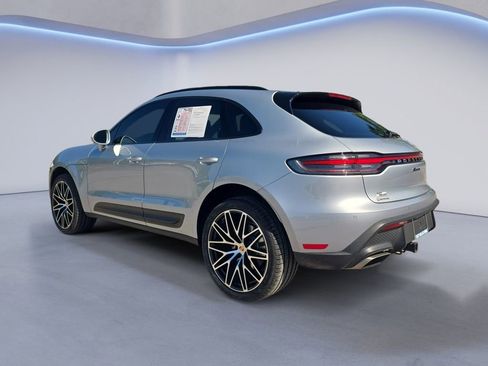 Used 2024 Porsche Macan AWD/4WD image 3