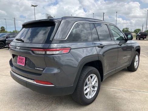 Used 2025 Jeep Grand Cherokee Laredo X RWD image 7