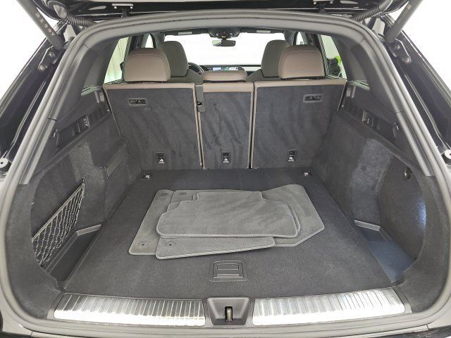 Used 2025 Audi Q5 Prestige AWD/4WD image 32