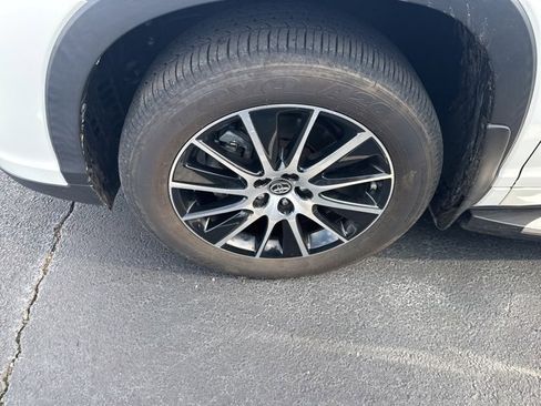 Used 2017 Toyota Highlander XLE image 5