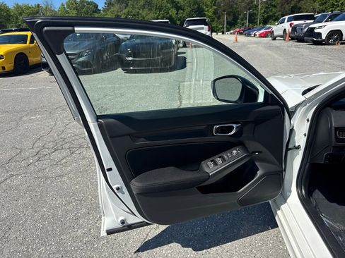 Used 2025 Honda Civic Sport image 22