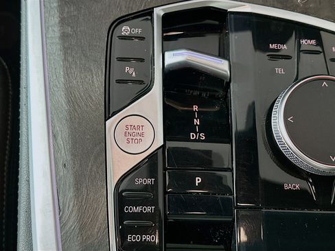 Used 2024 BMW X5 sDrive40i w/ Premium Package RWD image 25