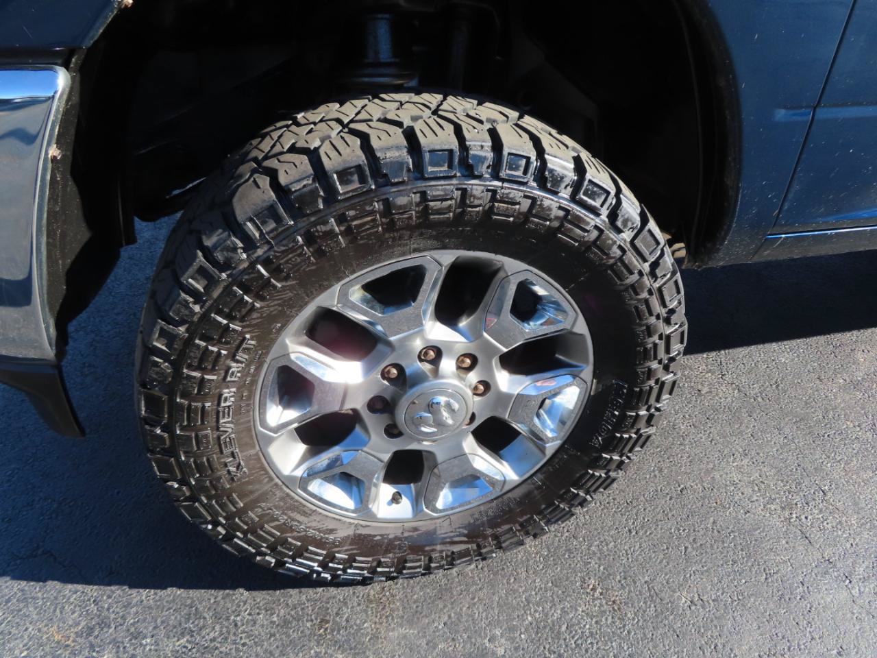 Used 2020 RAM 2500 Big Horn w/ Level 2 Equipment Group AWD/4WD image 11
