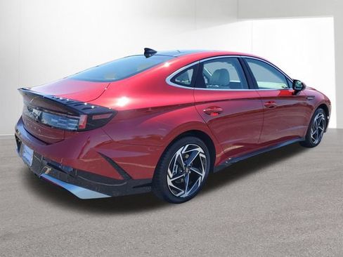 Used 2024 Hyundai Sonata SEL w/ Convenience Package FWD image 16