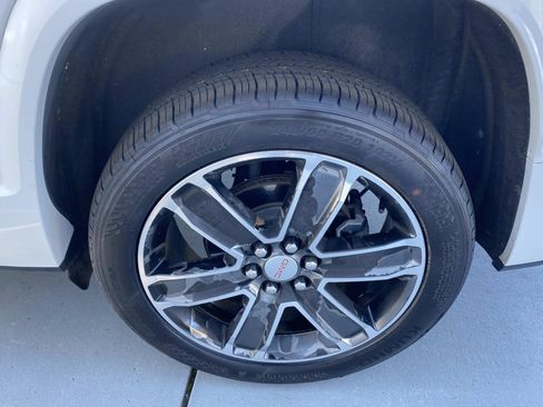 Used 2019 GMC Acadia Denali w/ Technology Package image 11