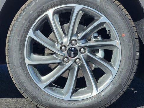 New 2026 Lincoln Corsair Premiere image 17