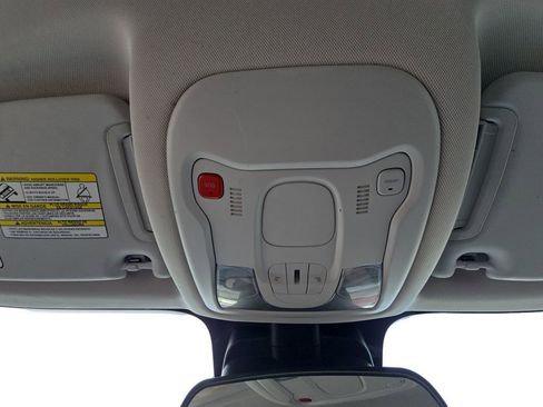 Used 2020 Jeep Renegade Latitude w/ Cold Weather Group image 20