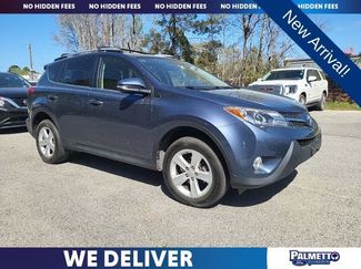 Used 2014 Toyota RAV4 XLE video 1