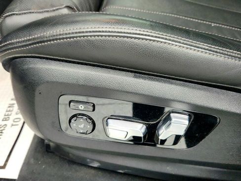 Used 2022 BMW X7 M50i w/ Executive Package image 11