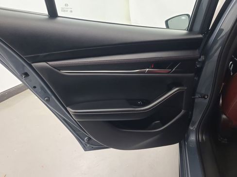 Used 2024 MAZDA MAZDA3 s image 18