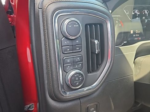 Used 2022 GMC Sierra 2500 AT4 w/ AT4 Preferred Package AWD/4WD image 16