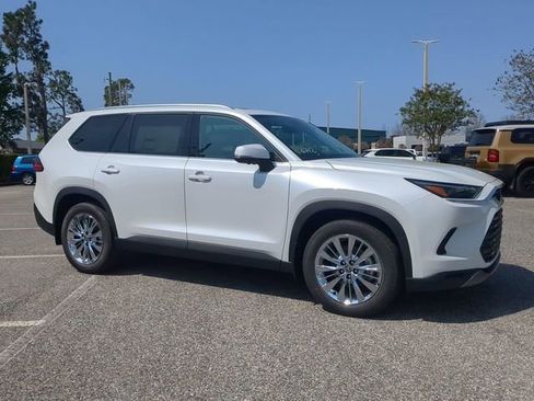 New 2026 Toyota Grand Highlander AWD image 2