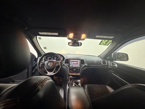 Used 2018 Jeep Grand Cherokee Altitude AWD/4WD image 17