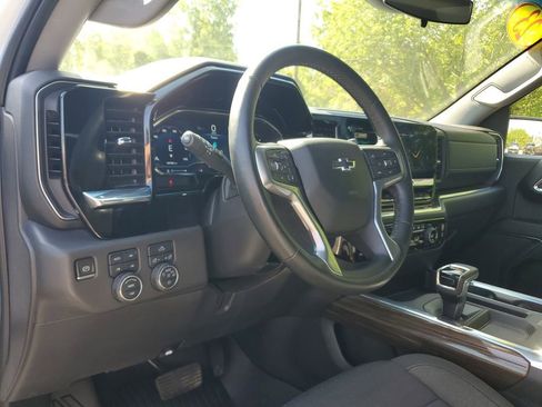 Used 2023 Chevrolet Silverado 1500 LT Trail Boss w/ Protection Package AWD/4WD image 17