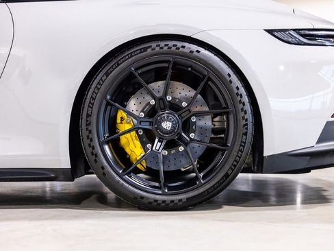 Used 2022 Porsche 911 GT3 image 18