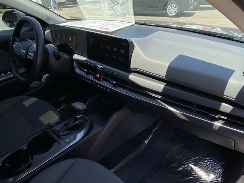 Used 2025 Kia K4 FWD image 17