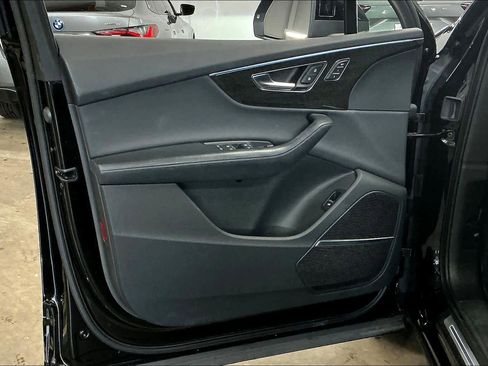 Used 2022 Audi Q7 3.0T Prestige image 25