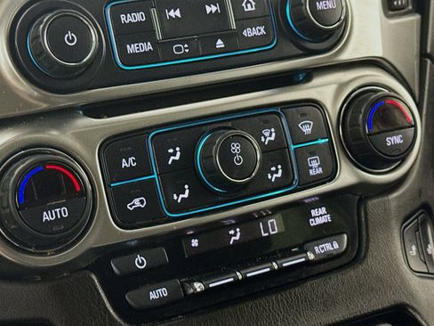 Used 2020 Chevrolet Tahoe LT w/ RST Edition AWD/4WD image 20