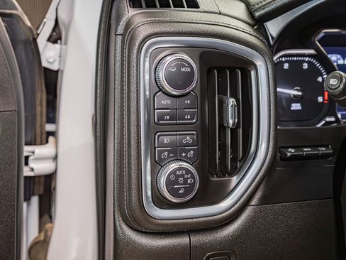 Used 2021 GMC Sierra 3500 Denali w/ Denali Ultimate Package AWD/4WD image 19