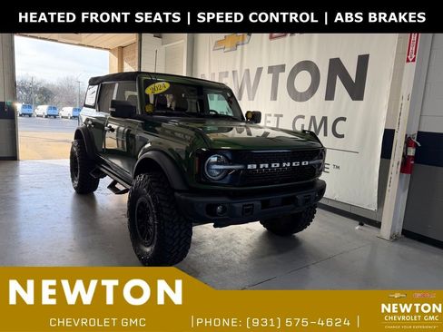 Used 2023 Ford Bronco Wildtrak image 2