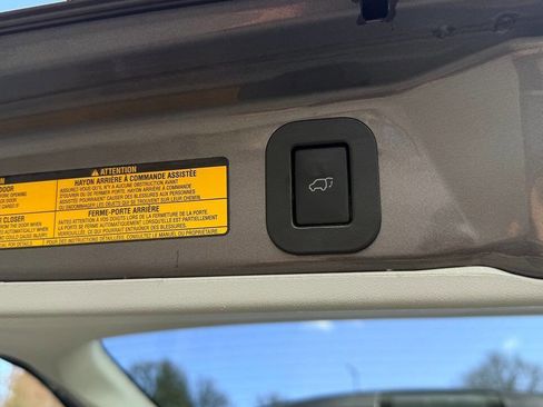 Used 2012 Toyota Sienna Limited w/ Premium Pkg image 53
