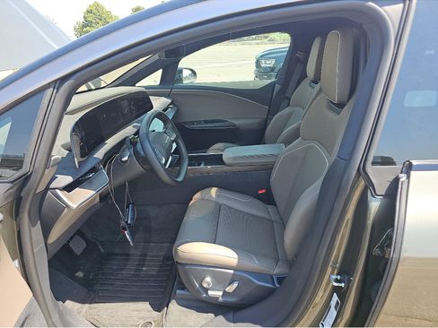 Used 2026 Lucid Gravity Touring AWD/4WD image 5