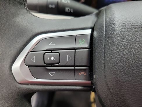 Used 2025 Jeep Compass Limited image 46