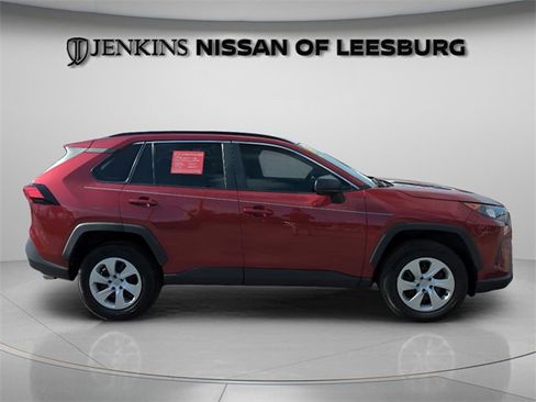 Used 2019 Toyota RAV4 LE image 10