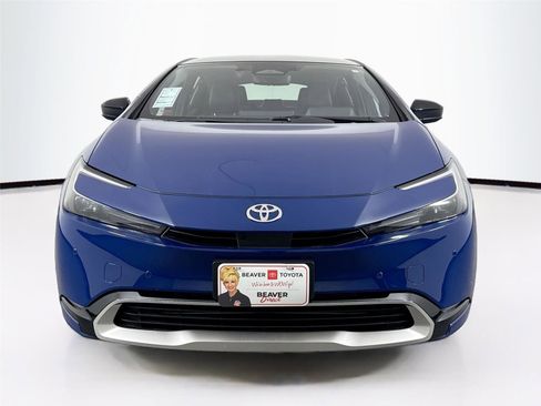 Used 2025 Toyota Prius Plug-In Hybrid image 9