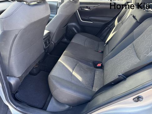 Used 2021 Toyota RAV4 XLE w/ Convenience Package image 12