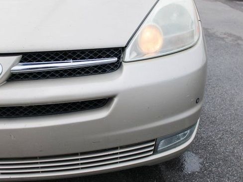 Used 2005 Toyota Sienna XLE image 35