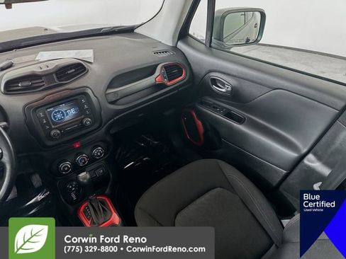 Used 2017 Jeep Renegade Trailhawk image 26