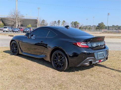 Used 2023 Toyota GR86 Premium image 5