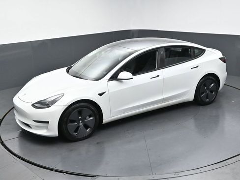 Used 2022 Tesla Model 3 image 40