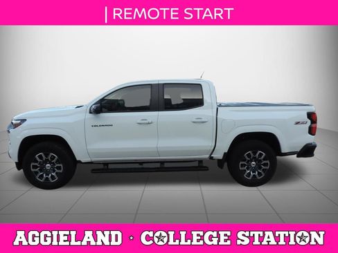 Used 2025 Chevrolet Colorado Z71 w/ Technology Package AWD/4WD image 7