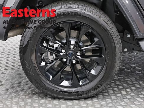 Used 2025 Jeep Wrangler Unlimited Sahara AWD/4WD image 30