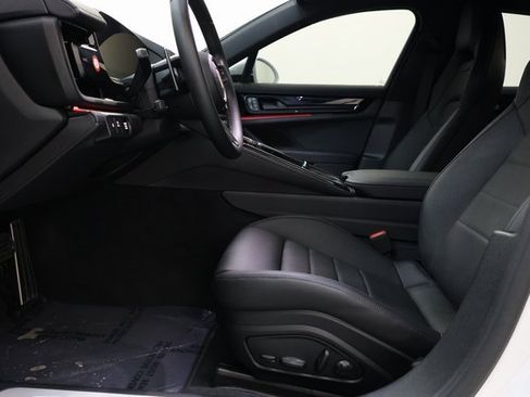 Used 2024 Porsche Panamera 4 image 75