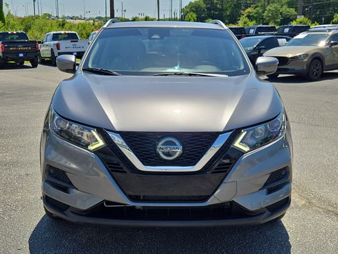 Used 2020 Nissan Rogue Sport SV FWD image 3