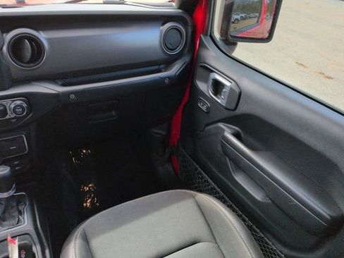 Used 2021 Jeep Gladiator Sport image 19