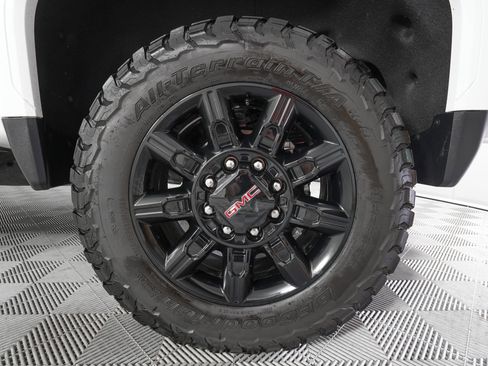 Used 2025 GMC Sierra 2500 AT4 w/ AT4 Premium Plus Package AWD/4WD image 33