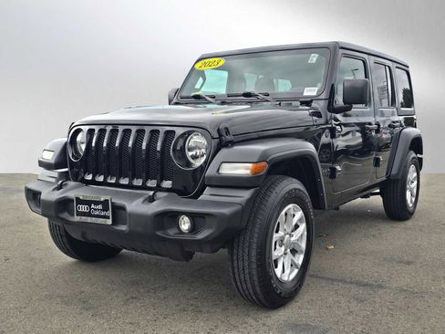 Used 2023 Jeep Wrangler Sport S image 7