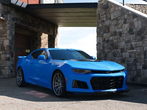 Used 2022 Chevrolet Camaro ZL1 image 7