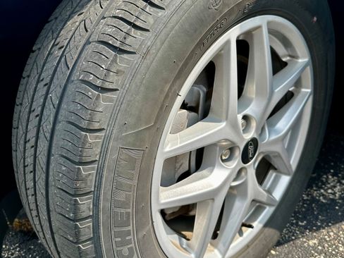 Used 2024 Ford Edge SEL AWD/4WD image 7