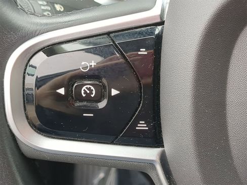 Used 2020 Volvo V60 T5 Cross Country image 23
