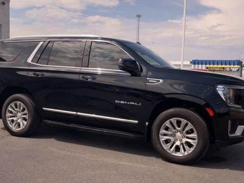 Used 2024 GMC Yukon Denali AWD/4WD image 3