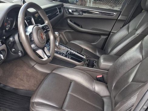 Used 2017 Porsche Macan AWD/4WD image 2