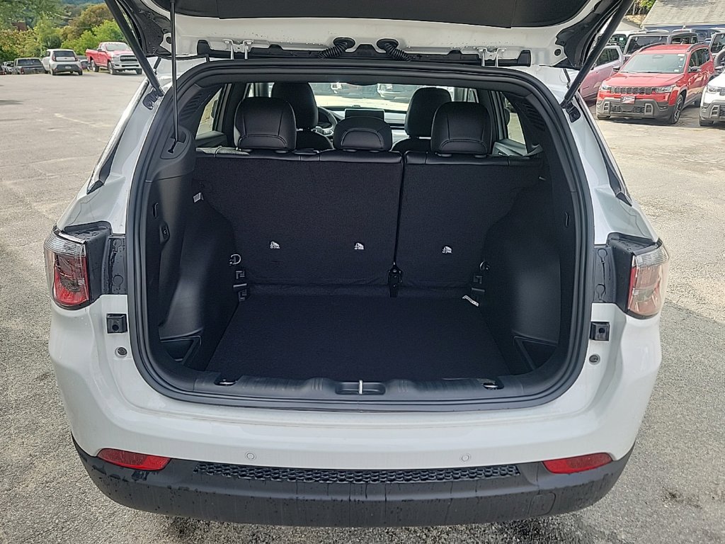 New 2026 Jeep Compass Limited AWD/4WD image 7